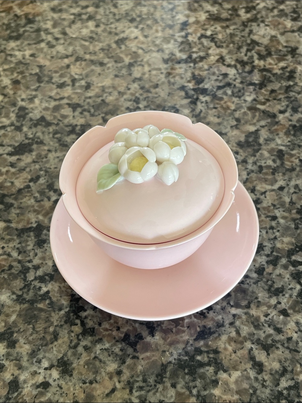 Sizikato Pink Porcelain Gaiwan with Bowl, Lid, and Saucer 🌺